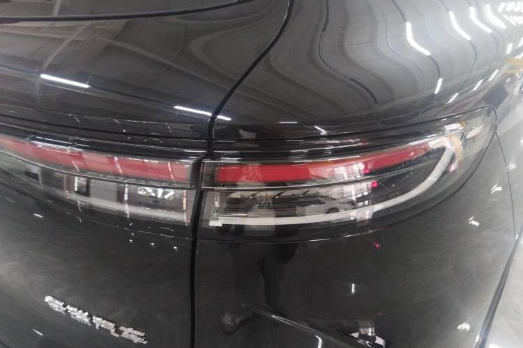 Used Chery Tiggo 8 2026 Model, 5th Generation Leopard Model, Kunpeng 1.6T Automatic Prestige Version Right Rear Taillight