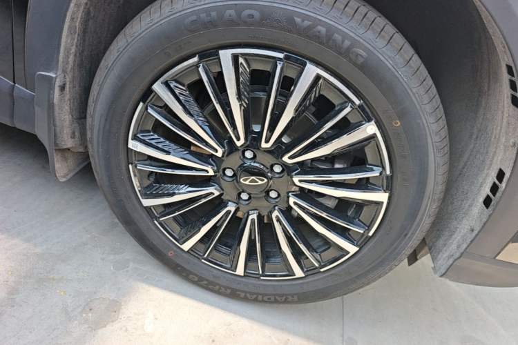Used Chery Tiggo 8 2026 Model, 5th Generation Tiger Model, Kunpeng 1.6T Automatic Prestige Version Right Rear Wheel Hub