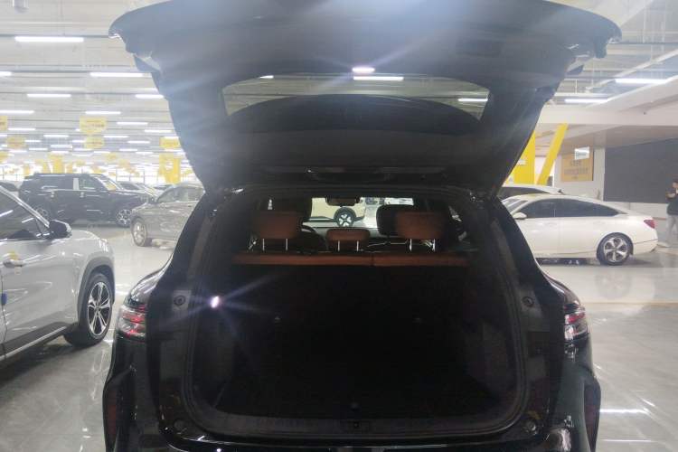 Used Chery Tiggo 8 2026 Model, 5th Generation Leopard Model, Kunpeng 1.6T Automatic Prestige Version Trunk