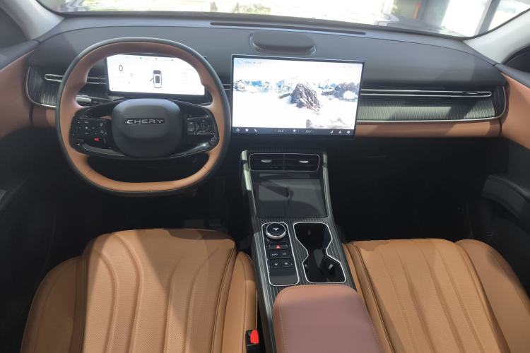 Used Chery Tiggo 8 2026 Model, 5th Generation Tiger Model, Kunpeng 1.6T Automatic Flagship Version Center Console