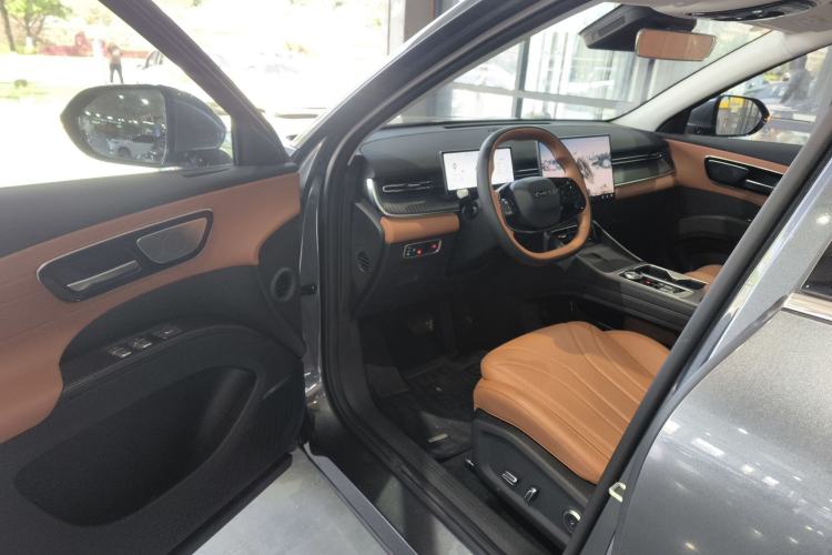 Used Chery Tiggo 8 2026 Model, 5th Generation Tiger Model, Kunpeng 1.6T Automatic Flagship Version Driver Seat