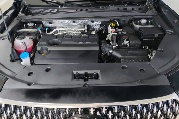 Used Chery Tiggo 8 2026 Model, 5th Generation Tiger Model, Kunpeng 1.6T Automatic Flagship Version Engine Bay