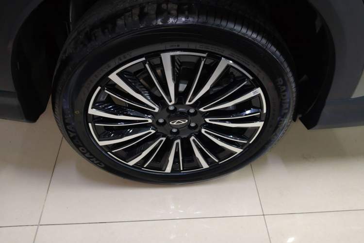 Used Chery Tiggo 8 2026 Model, 5th Generation Tiger Model, Kunpeng 1.6T Automatic Flagship Version Exterior 5