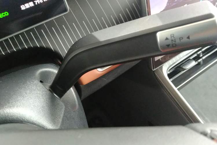 Used Chery Tiggo 8 2026 Model, 5th Generation Tiger Model, Kunpeng 1.6T Automatic Flagship Version Gear Lever