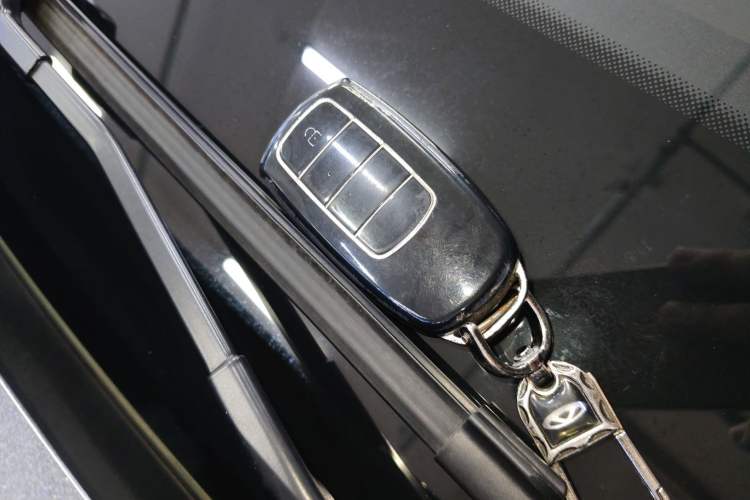 Used Chery Tiggo 8 2026 Model, 5th Generation Tiger Model, Kunpeng 1.6T Automatic Flagship Version Interior 1