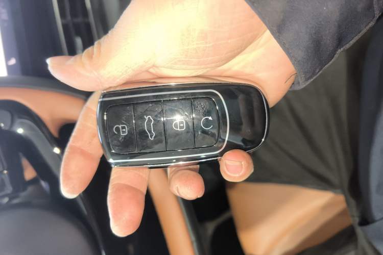 Used Chery Tiggo 8 2026 Model, 5th Generation Tiger Model, Kunpeng 1.6T Automatic Flagship Version Interior 1