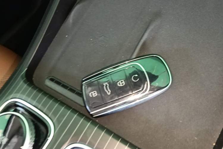 Used Chery Tiggo 8 2026 Model, 5th Generation Tiger Model, Kunpeng 1.6T Automatic Flagship Version Interior 1