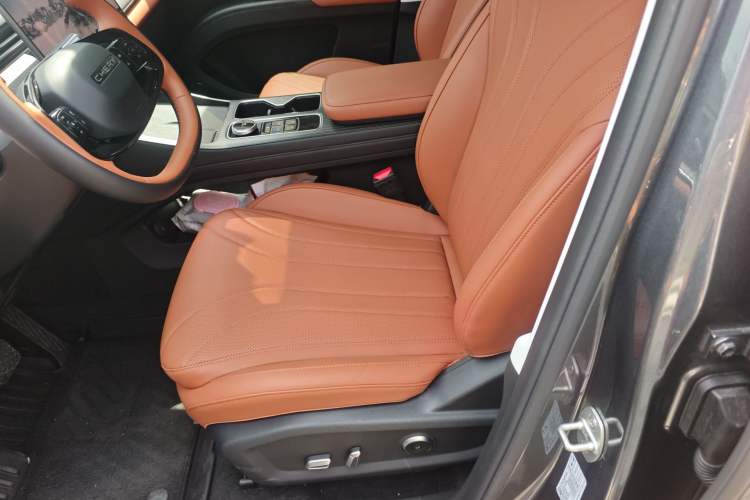 Used Chery Tiggo 8 2026 Model, 5th Generation Tiger Model, Kunpeng 1.6T Automatic Prestige Version Left Front Seat