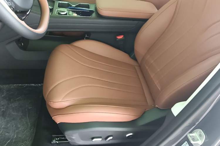 Used Chery Tiggo 8 2026 Model, 5th Generation Tiger Model, Kunpeng 1.6T Automatic Flagship Version Left Front Seat
