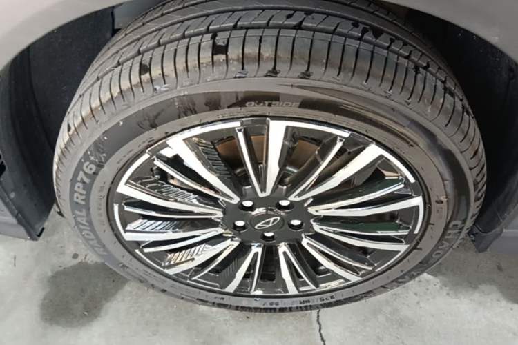Used Chery Tiggo 8 2026 Model, 5th Generation Tiger Model, Kunpeng 1.6T Automatic Flagship Version Left Front Wheel Hub