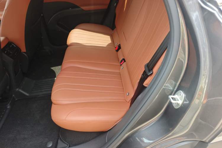 Used Chery Tiggo 8 2026 Model, 5th Generation Tiger Model, Kunpeng 1.6T Automatic Prestige Version Left Rear Seat