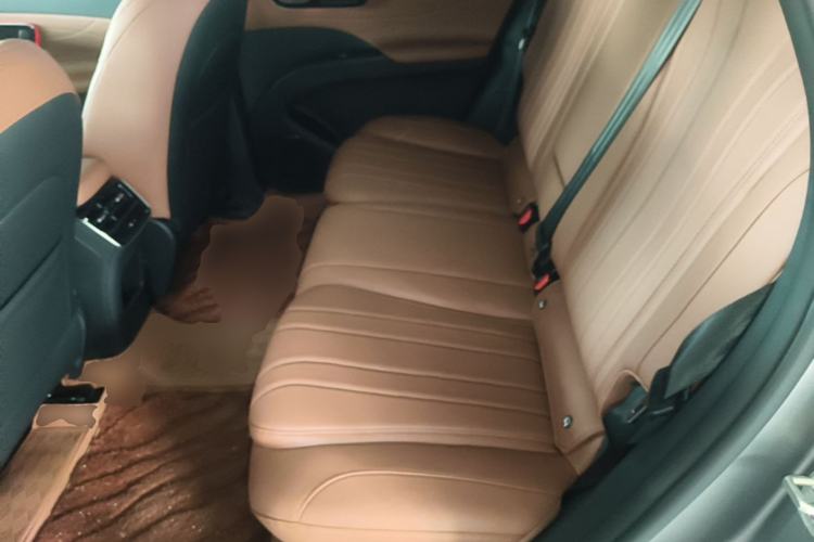 Used Chery Tiggo 8 2026 Model, 5th Generation Leopard Model, Kunpeng 1.6T Automatic Prestige Version Left Rear Seat