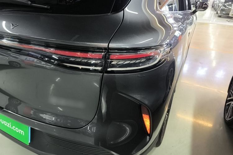 Used Chery Tiggo 8 2026 Model, 5th Generation Tiger Model, Kunpeng 1.6T Automatic Flagship Version Right Rear Taillight