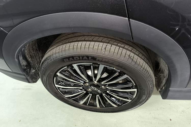 Used Chery Tiggo 8 2026 Model, 5th Generation Tiger Model, Kunpeng 1.6T Automatic Flagship Version Right Rear Wheel Hub