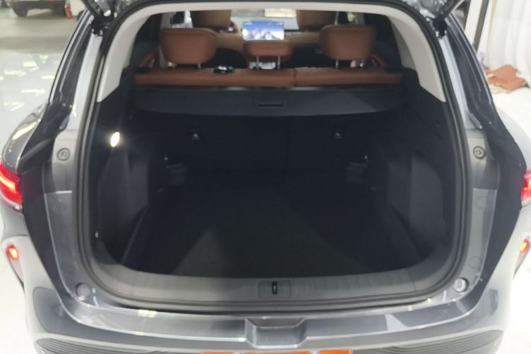 Used Chery Tiggo 8 2026 Model, 5th Generation Tiger Model, Kunpeng 1.6T Automatic Flagship Version Trunk