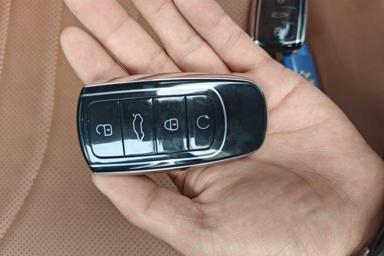 Used Chery Tiggo 8 2026 Model, 5th Generation Tiger Model, Kunpeng 1.6T Automatic Flagship Version Vehicle Key