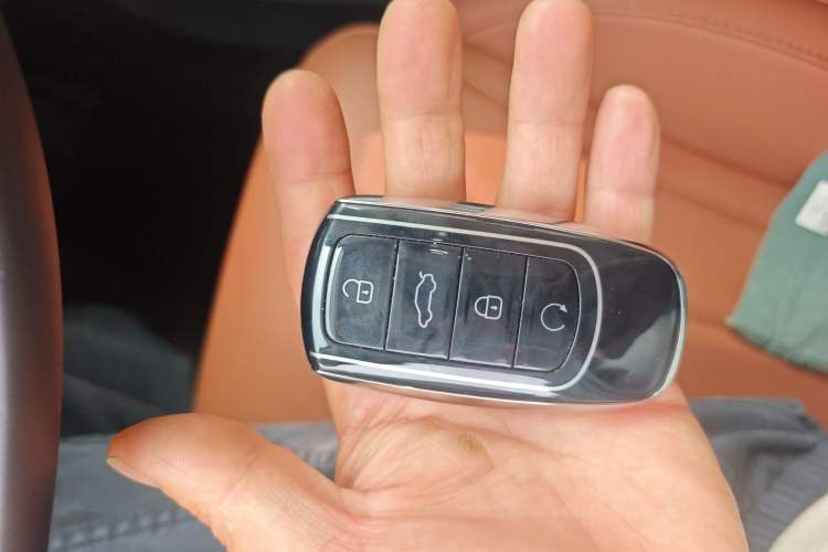 Used Chery Tiggo 8 2026 Model, 5th Generation Tiger Model, Kunpeng 1.6T Automatic Prestige Version Vehicle Key