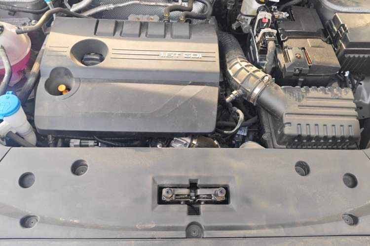 Used Chery Tiggo 8 2026 Model, 5th Generation Tiger Model, Kunpeng 1.6T Automatic Prestige Version Engine Bay