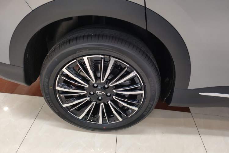 Used Chery Tiggo 8 2026 Model, 5th Generation Tiger Model, Kunpeng 1.6T Automatic Prestige Version Exterior 5