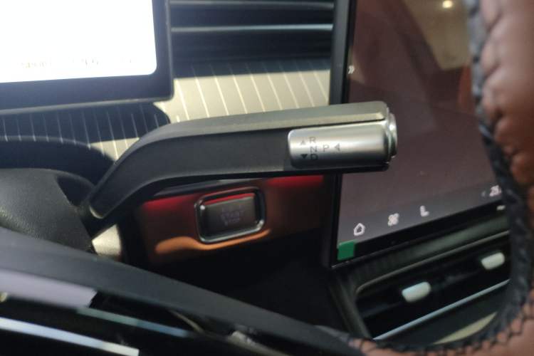 Used Chery Tiggo 8 2026 Model, 5th Generation Tiger Model, Kunpeng 1.6T Automatic Prestige Version Gear Lever