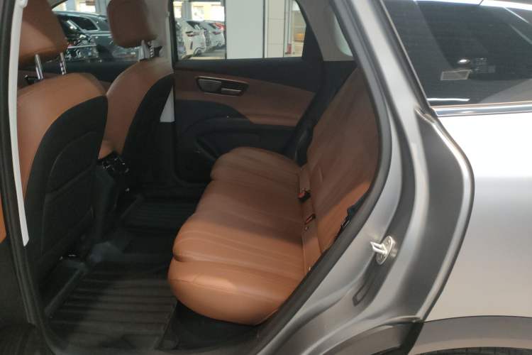 Used Chery Tiggo 8 2026 Model, 5th Generation Tiger Model, Kunpeng 1.6T Automatic Prestige Version Left Rear Seat