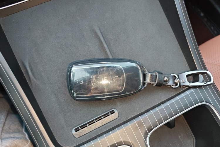 Used Chery Tiggo 8 2026 Model, 5th Generation Tiger Model, Kunpeng 1.6T Automatic Prestige Version Vehicle Key
