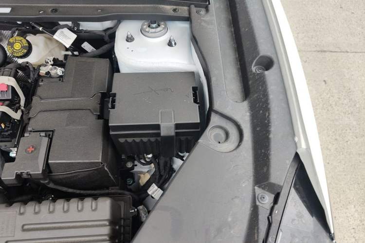 Used Chery Tiggo 8 2026 Model, 5th Generation Tiger Model, Kunpeng 1.6T Automatic Prestige Version Engine Bay Left