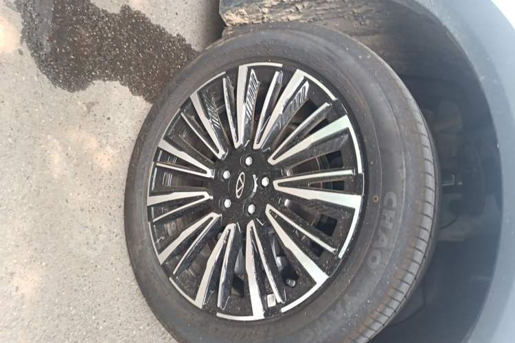 Used Chery Tiggo 8 2026 Model, 5th Generation Leopard Model, Kunpeng 1.6T Automatic Prestige Version Right Front Wheel Hub