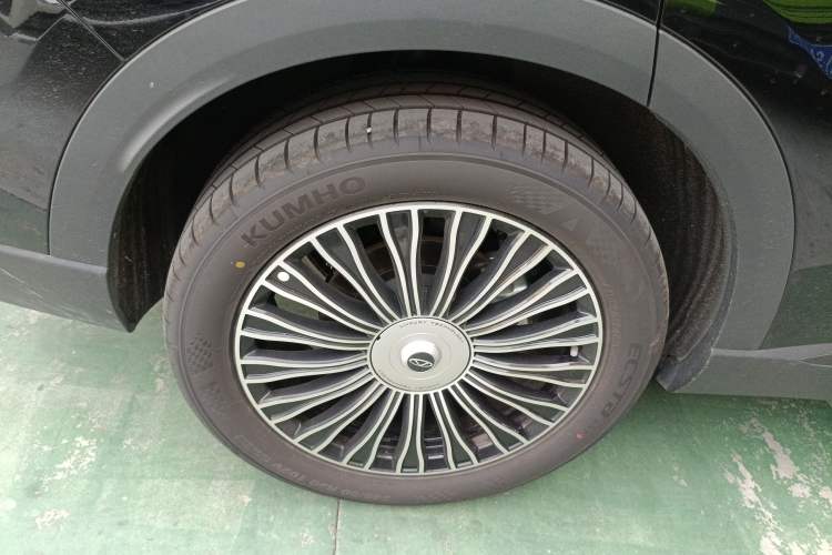 Used Chery Tiggo 8 L 2024 2.0T Two-Wheel Drive Luxury Edition 5 Seats Right Rear Wheel Hub
