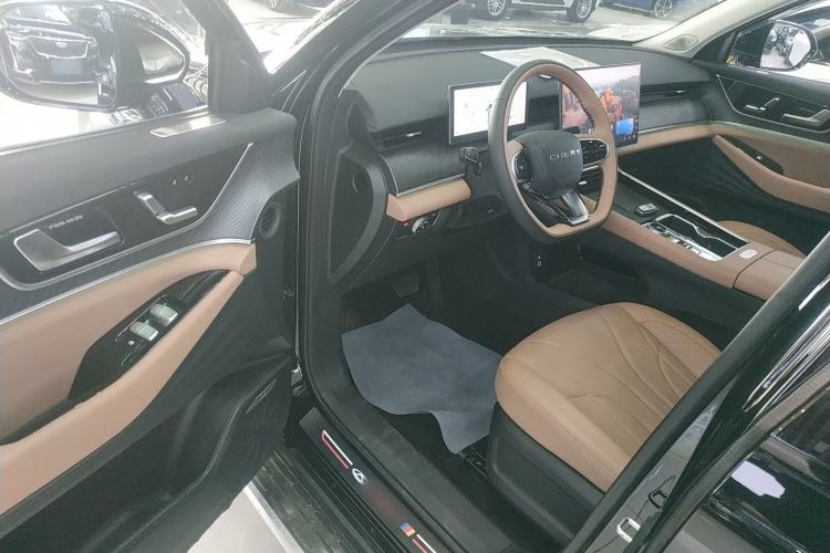 Used Chery Tiggo 8 L 2024 2.0T Two-Wheel Drive Luxury Edition 5 Seats Driver Seat