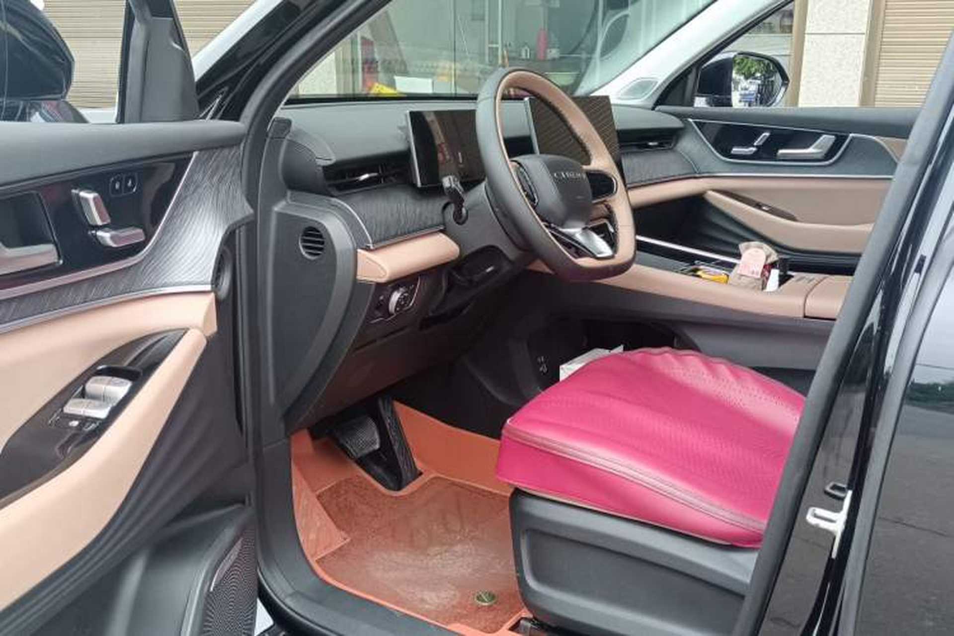 Used Chery Tiggo 8 L 2024 2.0T Two-Wheel Drive Luxury Edition 5 Seats Driver Seat
