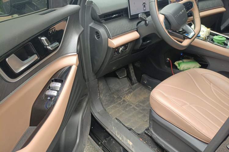 Used Chery Tiggo 8 L 2024 2.0T Two-Wheel Drive Luxury Edition 5 Seats Driver Seat