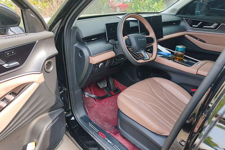 Used Chery Tiggo 8 L 2024 2.0T Two-Wheel Drive Luxury Edition 5 Seats Driver Seat