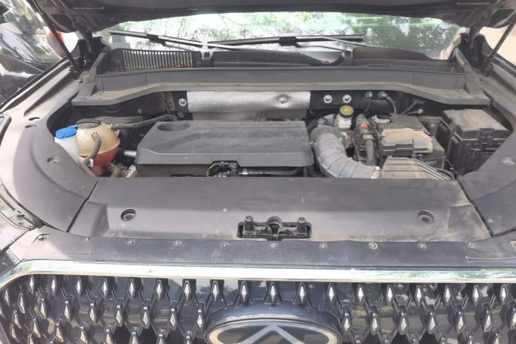 Used Chery Tiggo 8 L 2024 2.0T Two-Wheel Drive Prestige Version 5 Seats Engine Bay