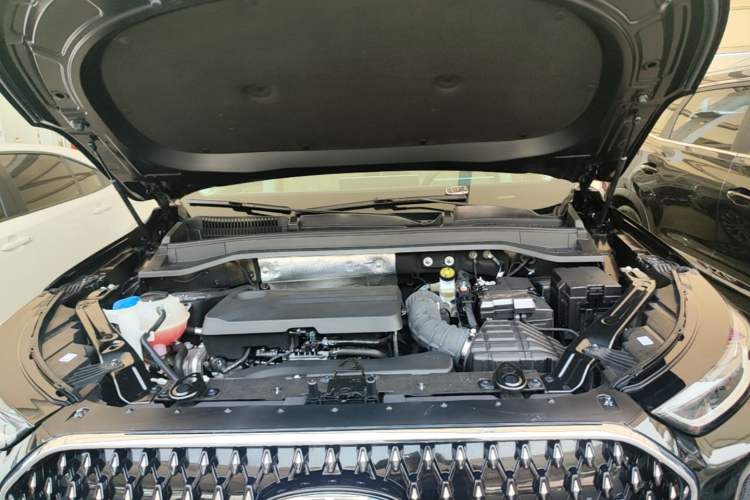 Used Chery Tiggo 8 L 2024 2.0T Two-Wheel Drive Comfort Edition 5 Seats Engine Bay