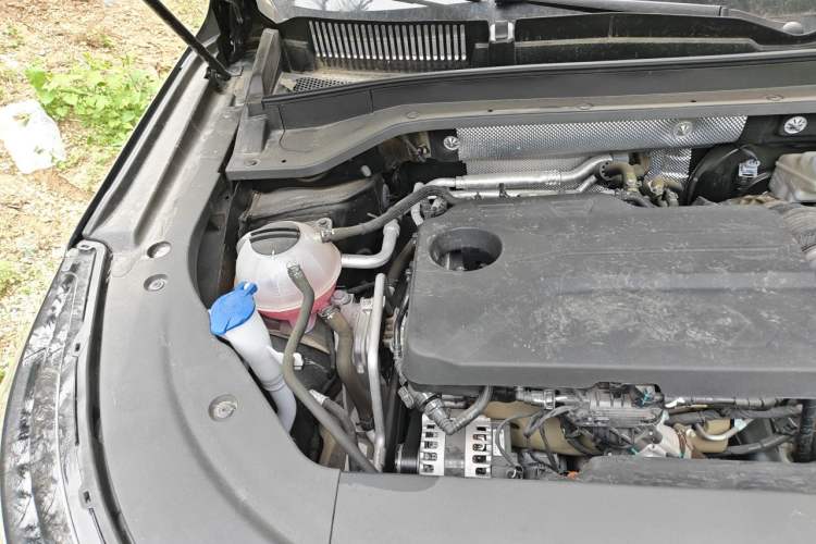 Used Chery Tiggo 8 L 2024 2.0T Two-Wheel Drive Prestige Version 5 Seats Engine Bay Right