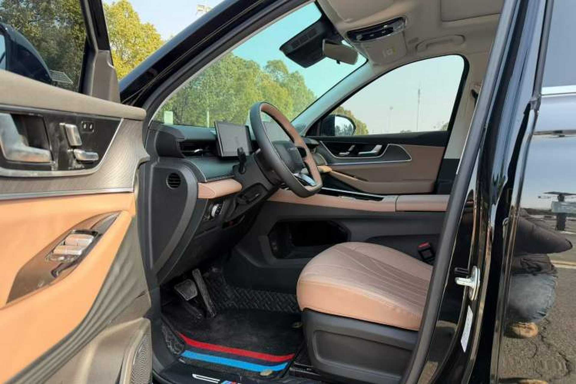 Used Chery Tiggo 8 L 2024 2.0T Two-Wheel Drive Luxury Edition 5 Seats Interior 2