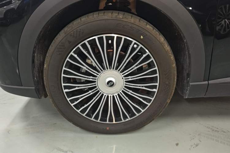 Used Chery Tiggo 8 L 2024 2.0T Two-Wheel-Drive Luxury Version 7 Seats Left Front Wheel Hub