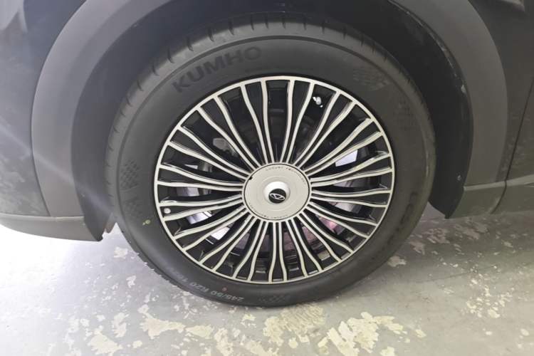 Used Chery Tiggo 8 L 2024 2.0T Two-Wheel Drive Prestige Version 5 Seats Left Front Wheel Hub