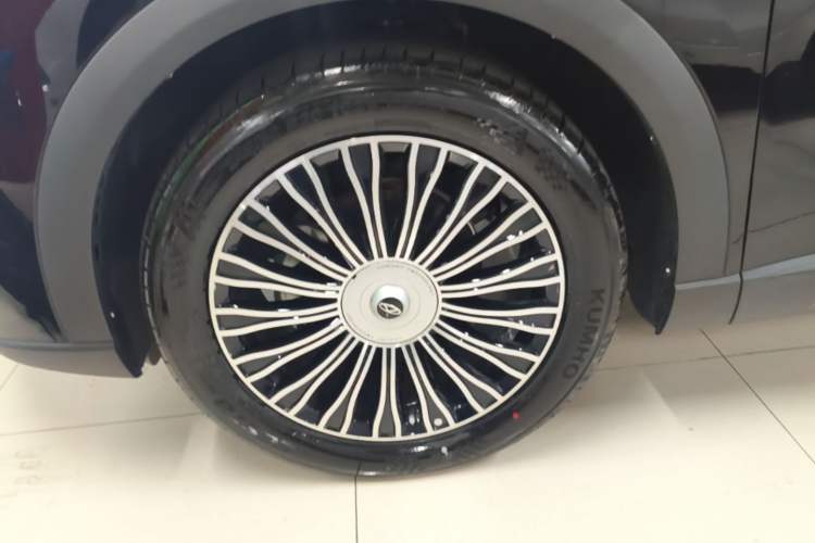 Used Chery Tiggo 8 L 2024 2.0T Two-Wheel Drive Luxury Edition 5 Seats Left Front Wheel Hub