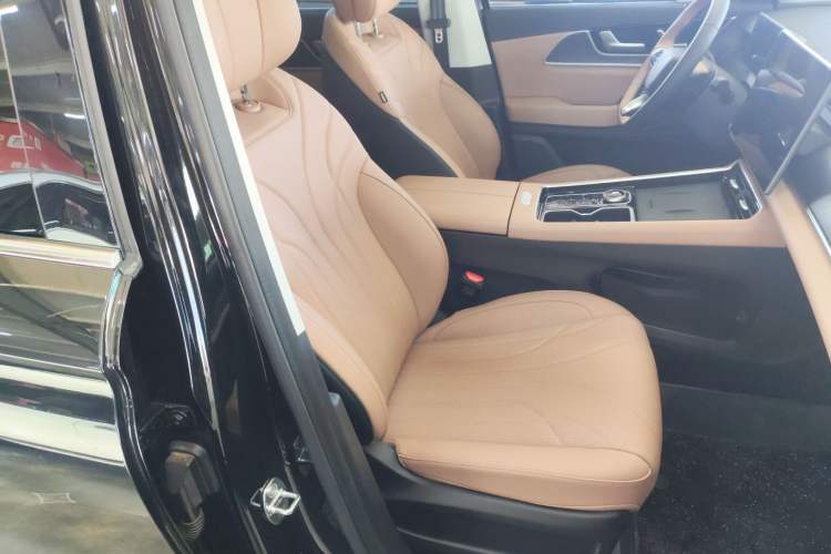 Used Chery Tiggo 8 L 2024 2.0T Two-Wheel-Drive Luxury Version 7 Seats Right Front Seat