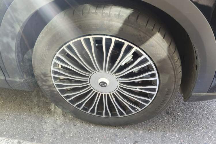 Used Chery Tiggo 8 L 2024 2.0T Two-Wheel-Drive Luxury Version 7 Seats Right Front Wheel Hub