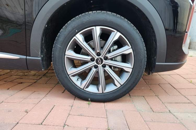 Used Chery Tiggo 8 L 2024 2.0T Two-Wheel Drive Comfort Edition 5 Seats Right Front Wheel Hub