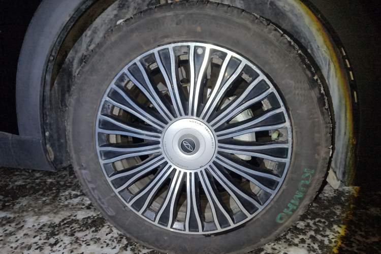 Used Chery Tiggo 8 L 2024 2.0T Two-Wheel Drive Luxury Edition 5 Seats Right Front Wheel Hub
