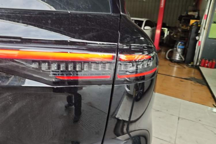 Used Chery Tiggo 8 L 2024 2.0T Two-Wheel Drive Comfort Edition 5 Seats Right Rear Taillight