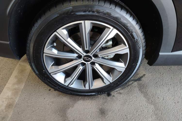 Used Chery Tiggo 8 L 2024 2.0T Two-Wheel Drive Comfort Edition 5 Seats Right Rear Wheel Hub