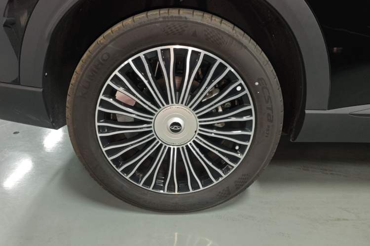 Used Chery Tiggo 8 L 2024 2.0T Two-Wheel-Drive Luxury Version 7 Seats Right Rear Wheel Hub