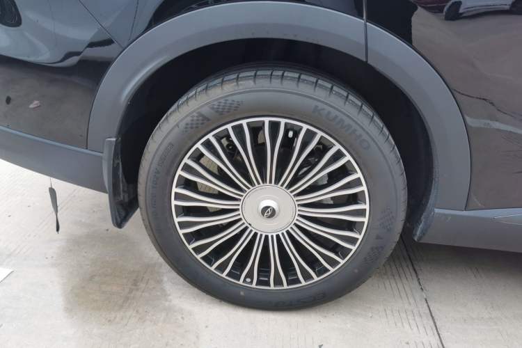 Used Chery Tiggo 8 L 2024 2.0T Two-Wheel Drive Luxury Edition 5 Seats Right Rear Wheel Hub