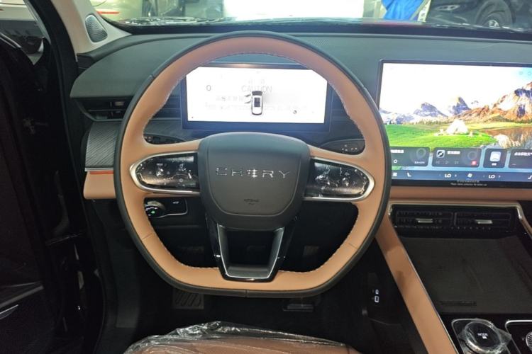 Used Chery Tiggo 8 L 2024 2.0T Two-Wheel-Drive Luxury Version 7 Seats Steering Wheel