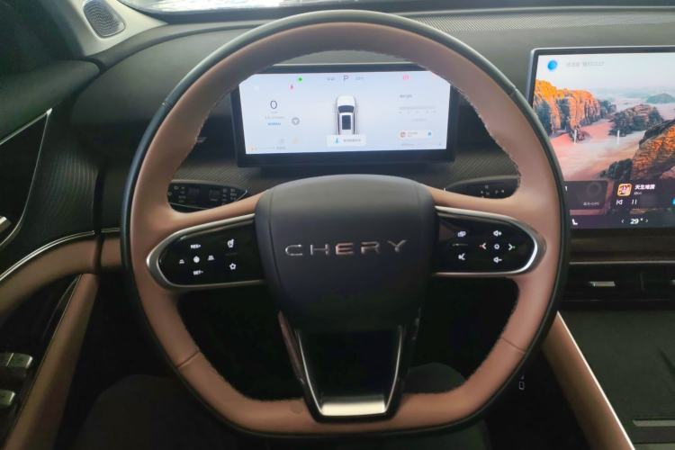 Used Chery Tiggo 8 L 2024 2.0T Two-Wheel-Drive Luxury Version 7 Seats Steering Wheel